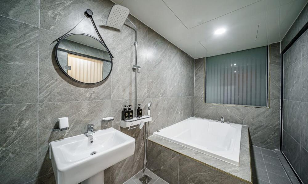 G7 Hotel Dongducheon Buitenkant foto