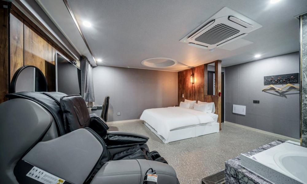 G7 Hotel Dongducheon Buitenkant foto