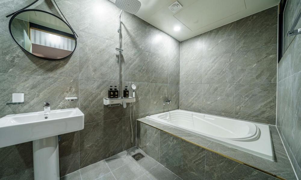 G7 Hotel Dongducheon Buitenkant foto